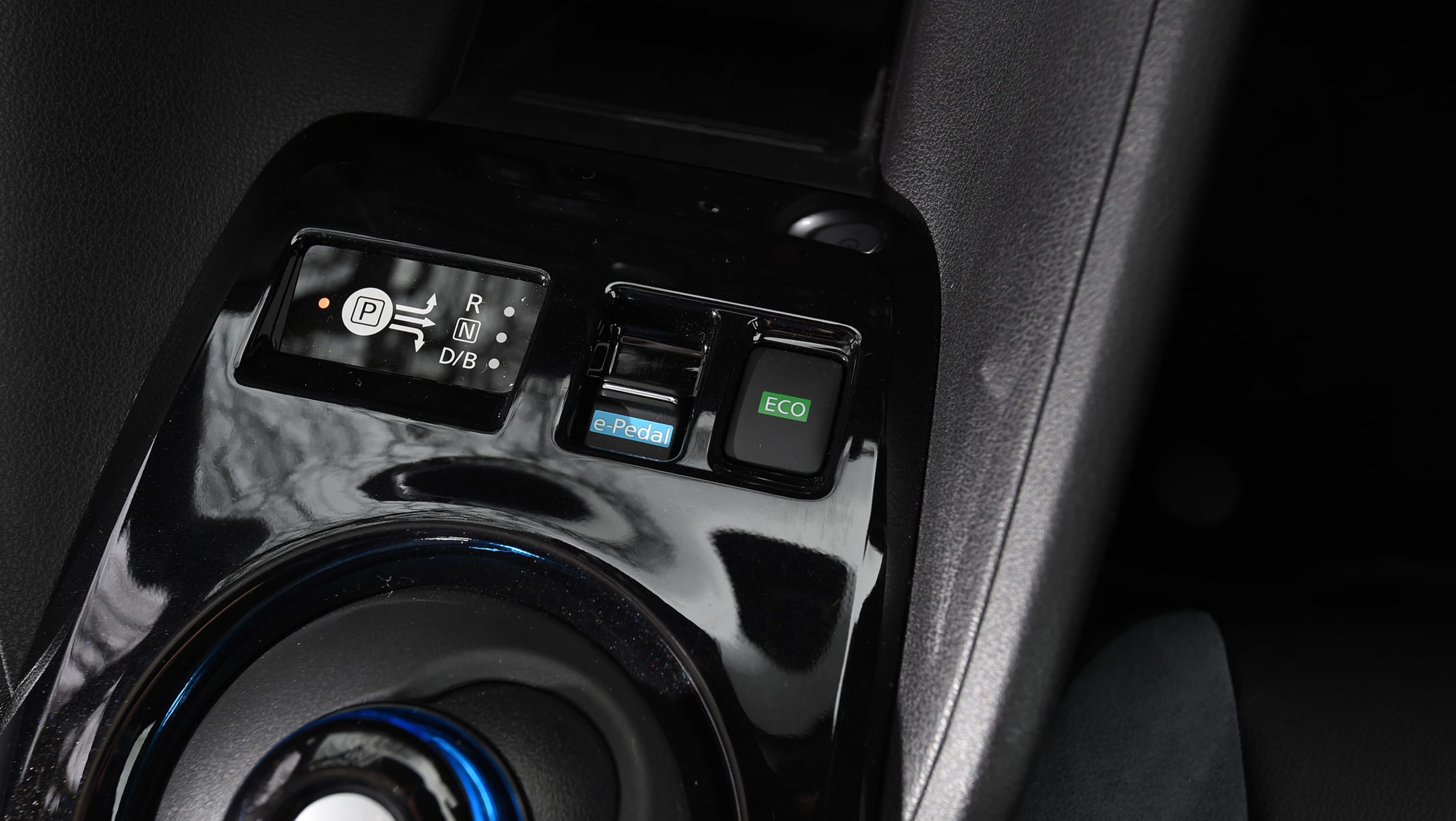 Nissan Leaf hatchback - Interior & comfort 2020 review | Carbuyer